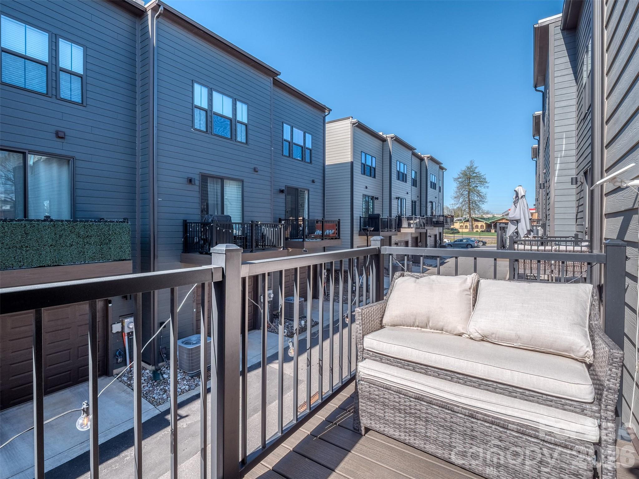 Southrail Station - Residential