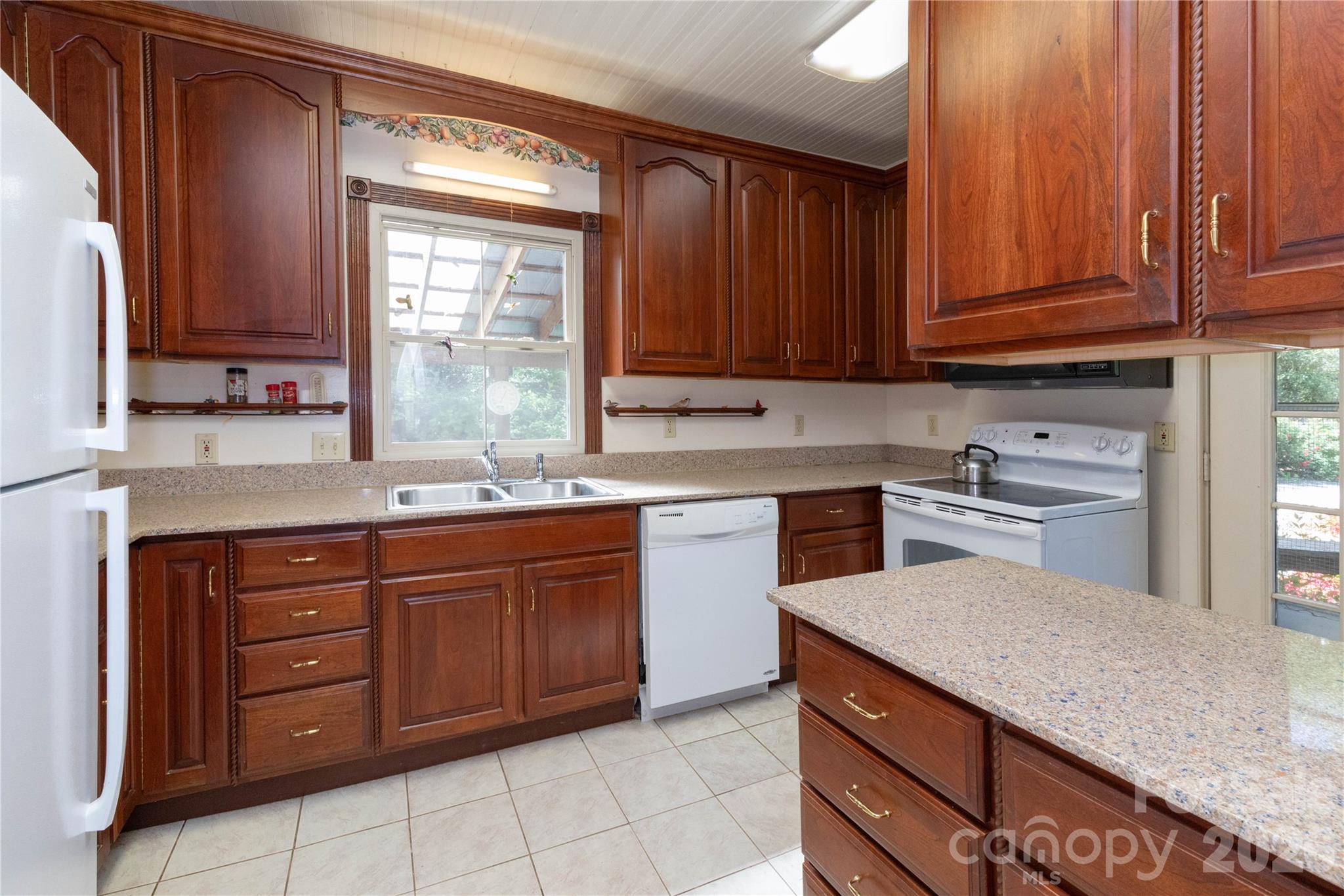 Bee Tree - Residential