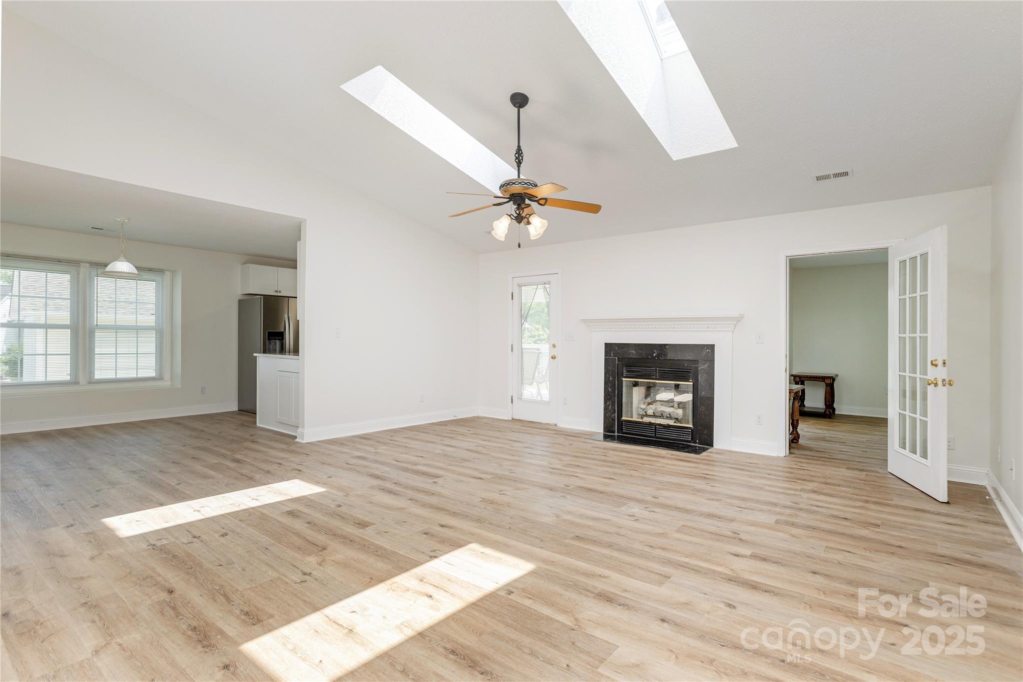 802 Woodlark Court