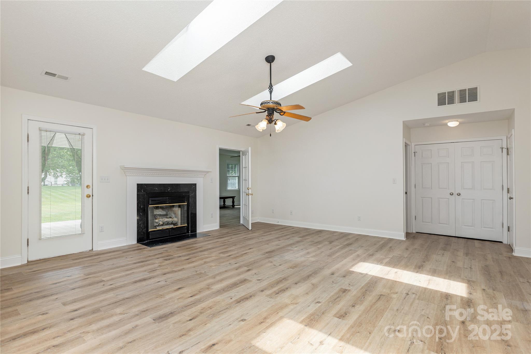 802 Woodlark Court