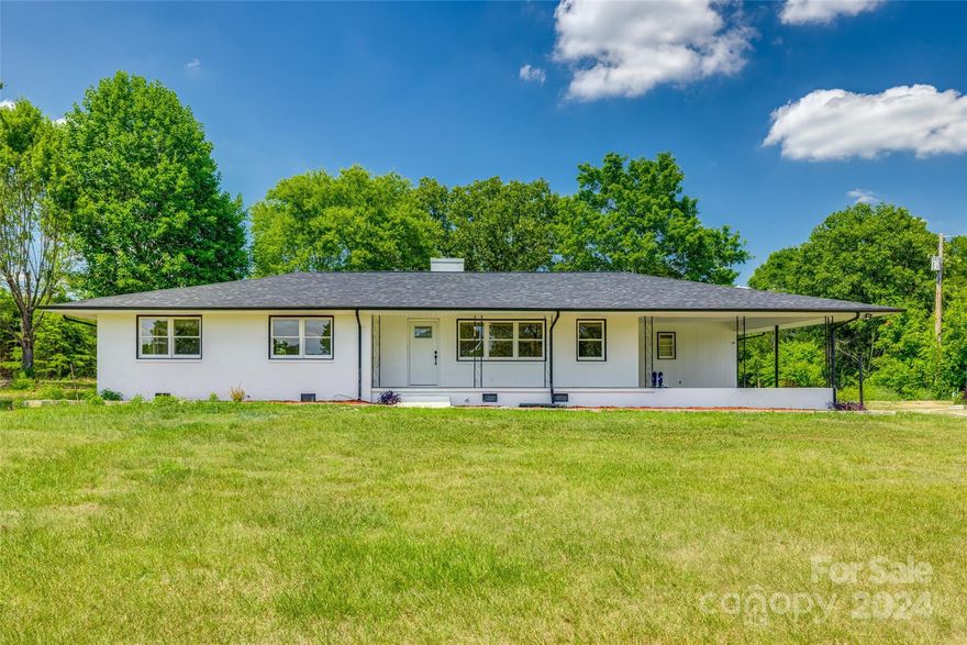 Discover this exquisitely updated 3-bedroom, 2-bathroom home nestled on nearly 6 acres of tranquil land. The property has undergone a recent renovation, turning it into a contemporary haven ideal for relaxed living.
Newly Renovated: This home has been completely transformed in 2024, boasting a new kitchen, modernized bathrooms, and contemporary finishes all around.
Generous Floor Plan: Featuring three sizable bedrooms, this single-story residence provides plenty of room for both family and visitors. Vast Outdoor Space: Venture outside to your secluded haven. The extensive grounds offer limitless potential—perfect for gardening, enjoying nature, or unwinding.
Seize the chance to own a piece of tranquility. Reach out to us now to arrange a viewing!