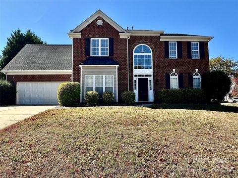 Photo of 11119 Amherst Glen Drive, Charlotte, NC 28213 (MLS # 4316374) Photo of 11119 Amherst Glen Drive, Charlotte, NC 28213 (MLS # 4316374)