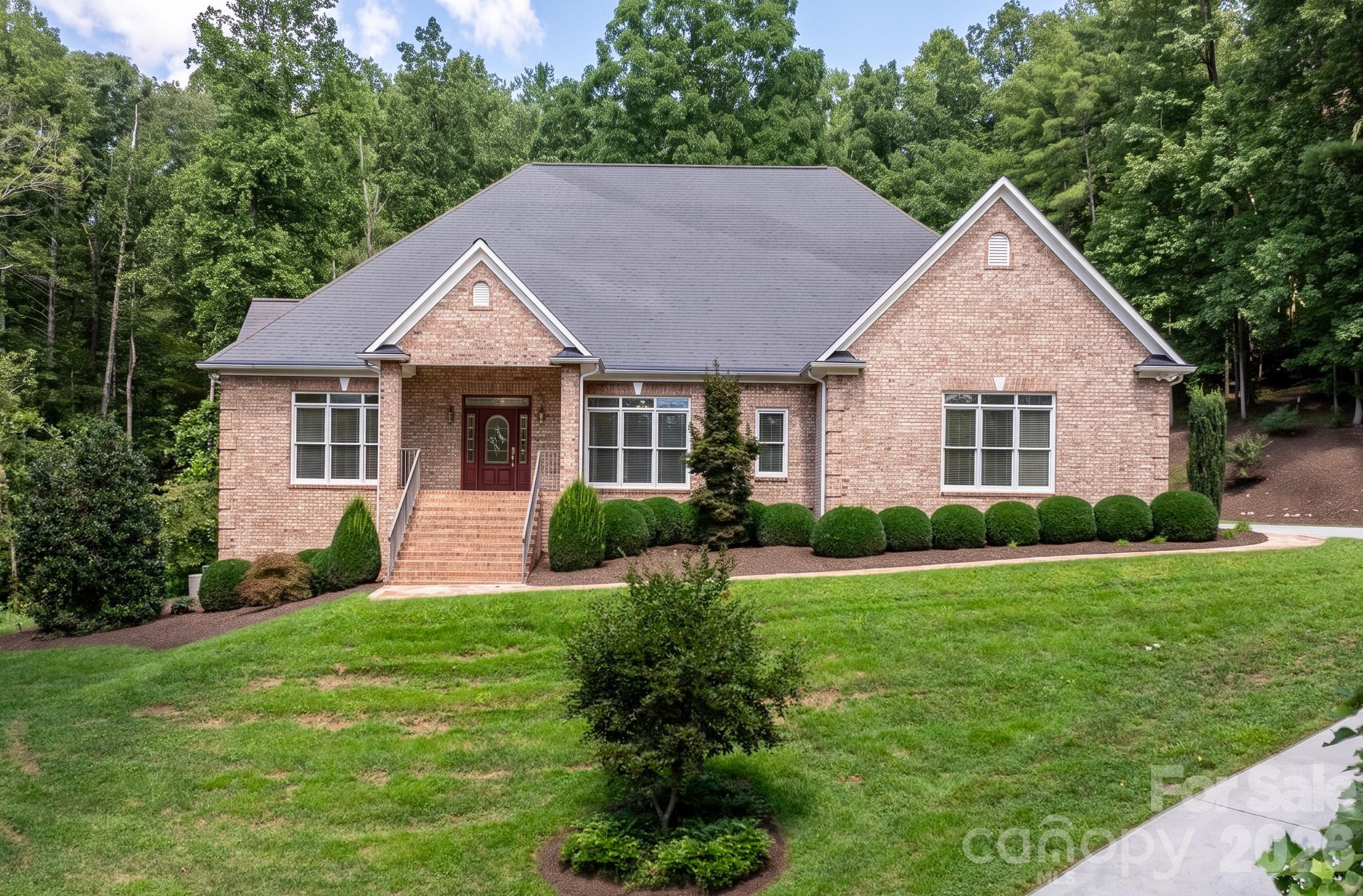 2752 Brittany Drive