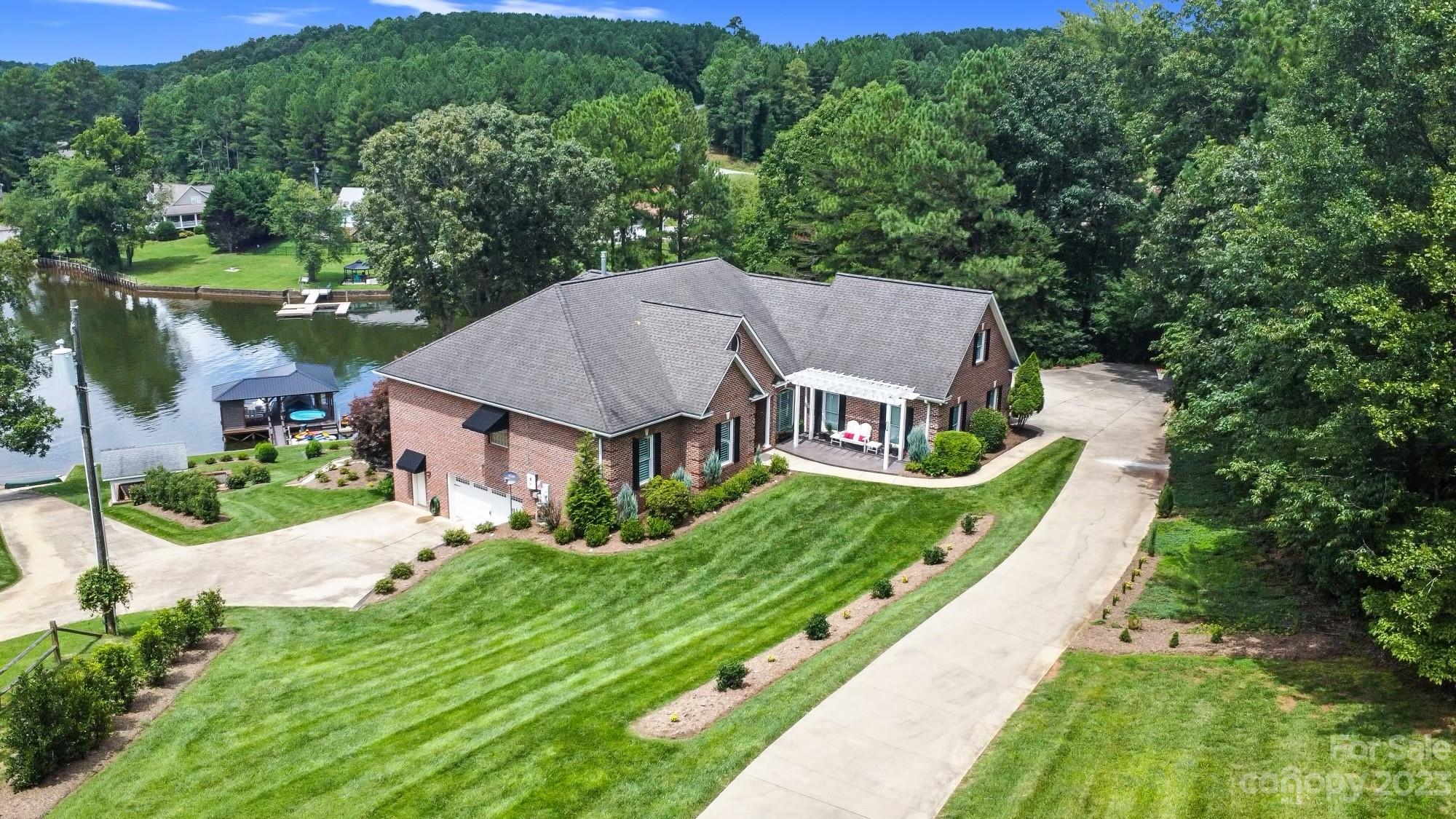 Tanglewood Place - Residential