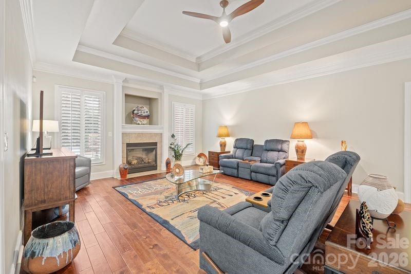 The Peninsula - Residential