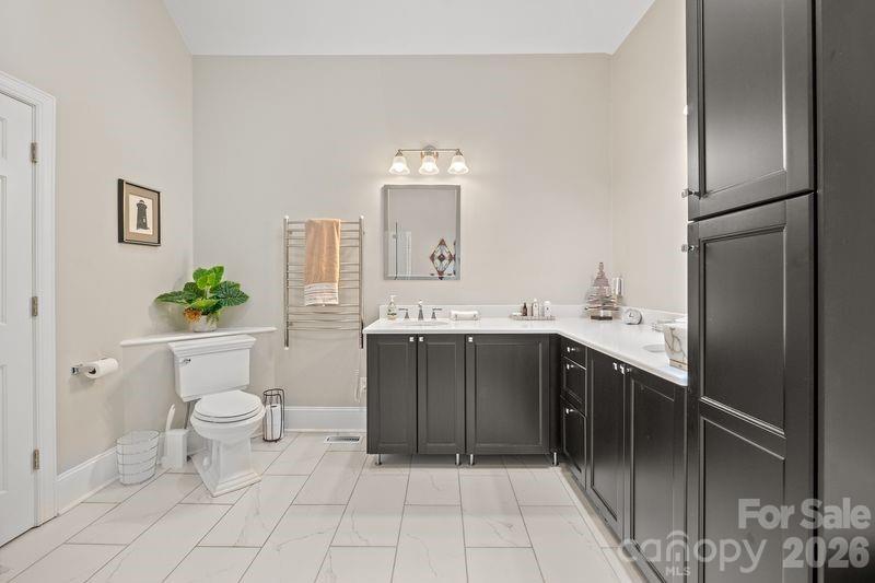 The Peninsula - Residential