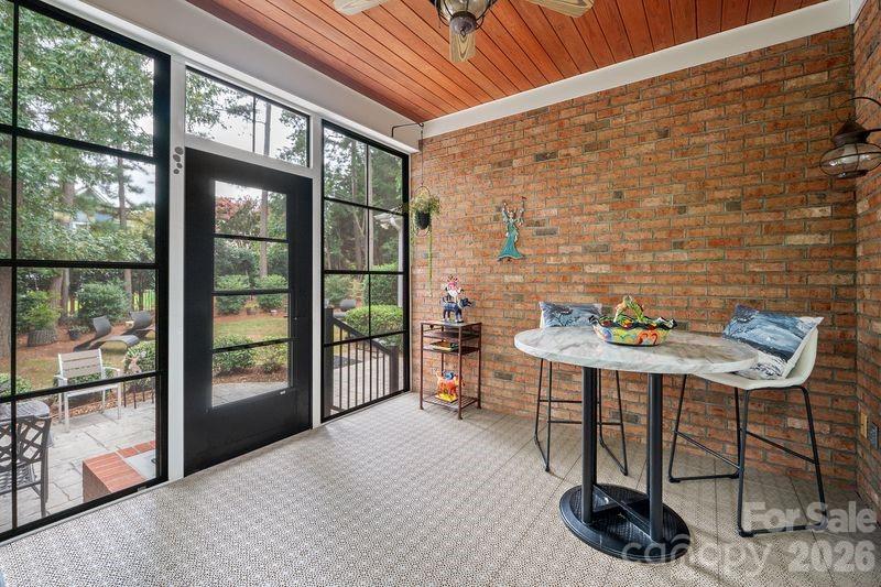 The Peninsula - Residential