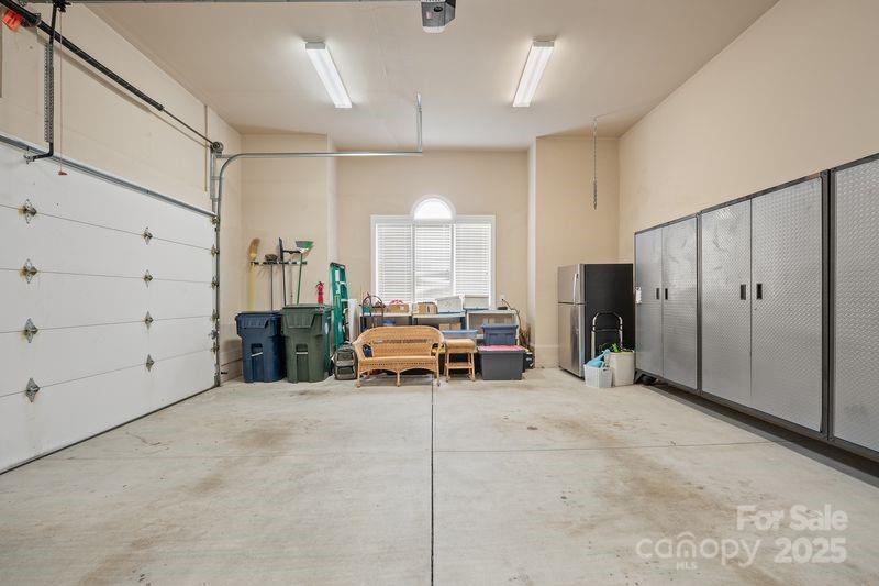 The Peninsula - Residential