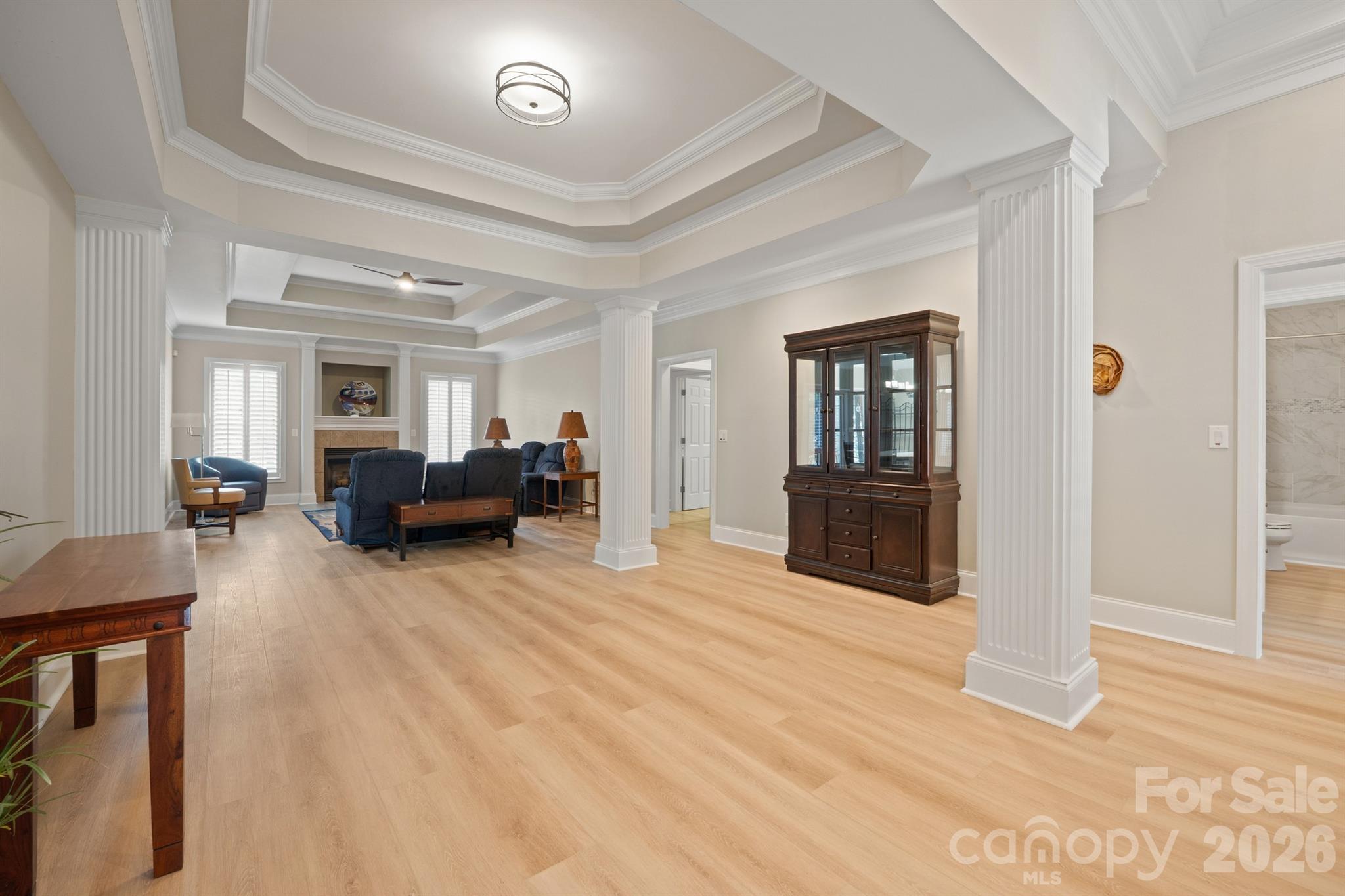 The Peninsula - Residential