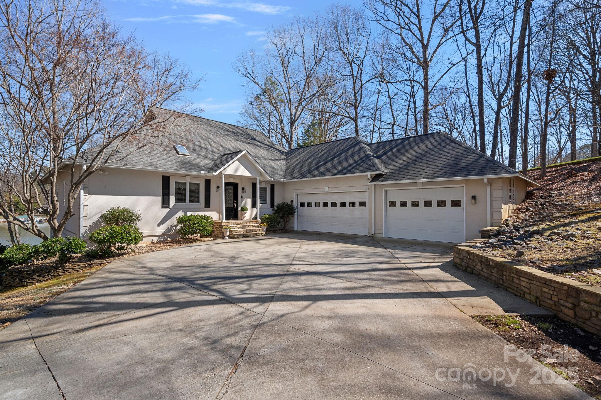 213 Patternote Road
