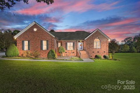 Photo of 4330 Whitetail Lane, Midland, NC 28107 (MLS # 4209453)