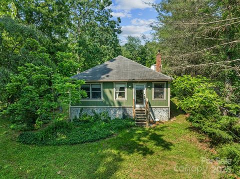 14 Luckenbach Drive Fairview NC 28730