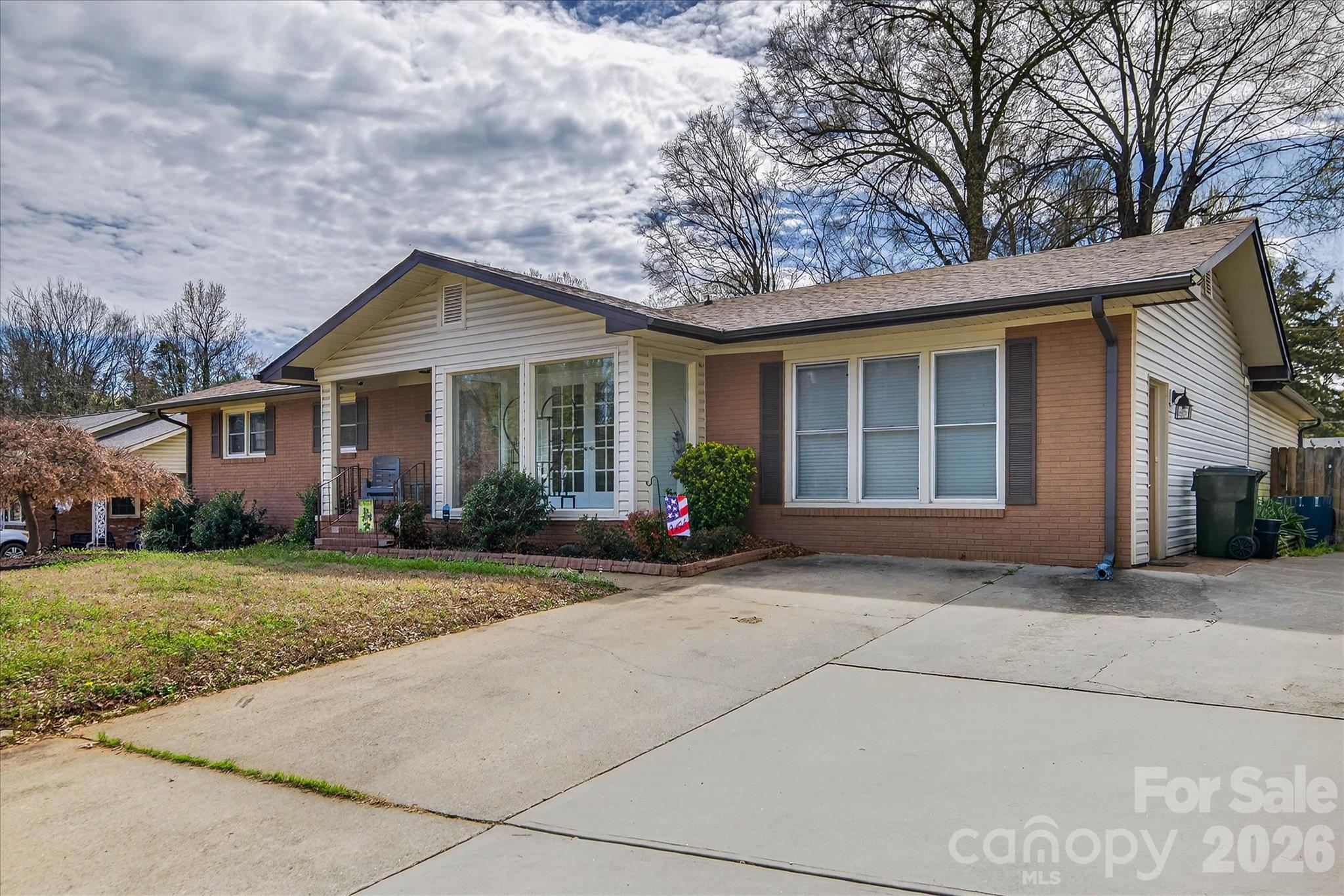 1217 Ebinport Road