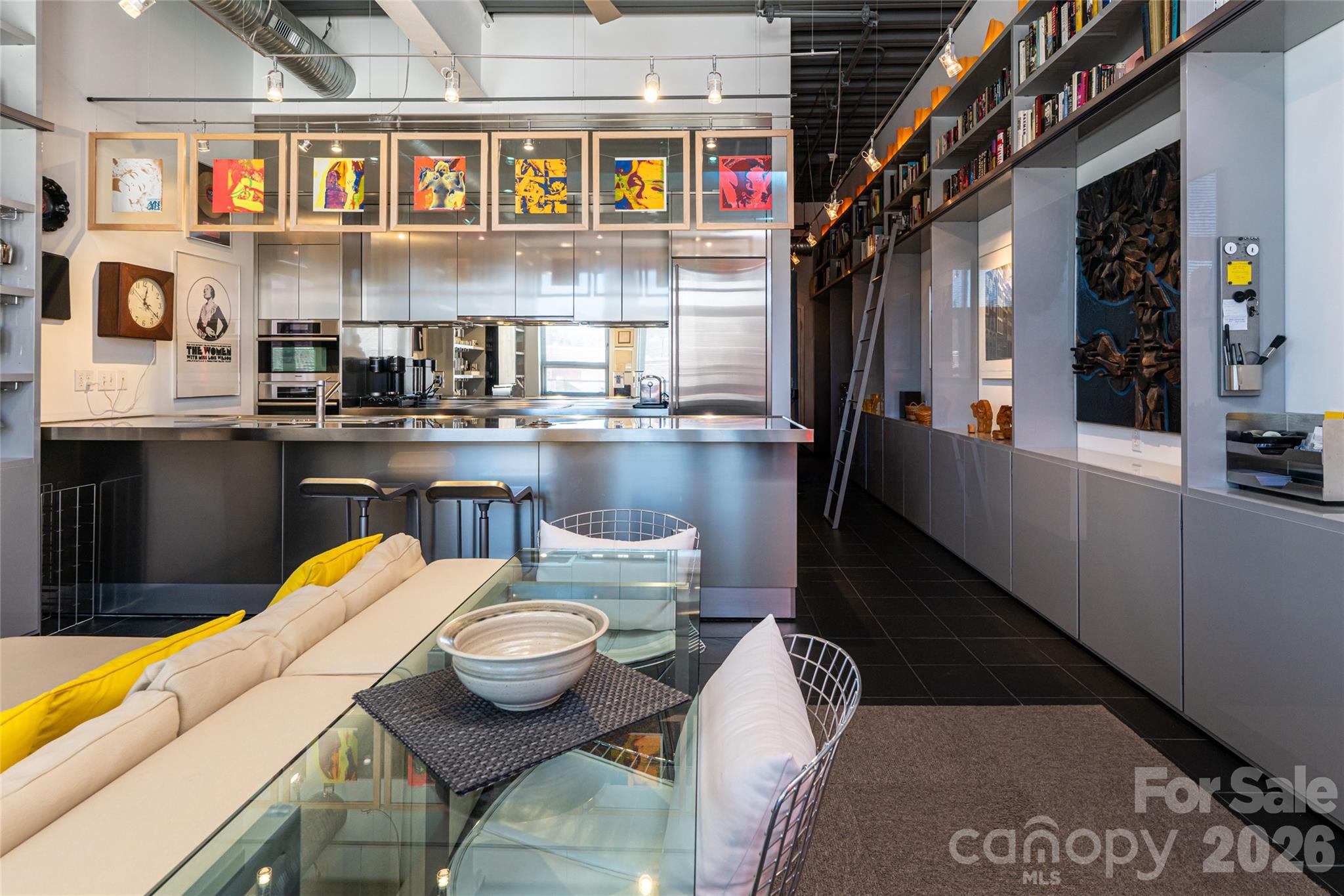 12 S Lexington Avenue 402