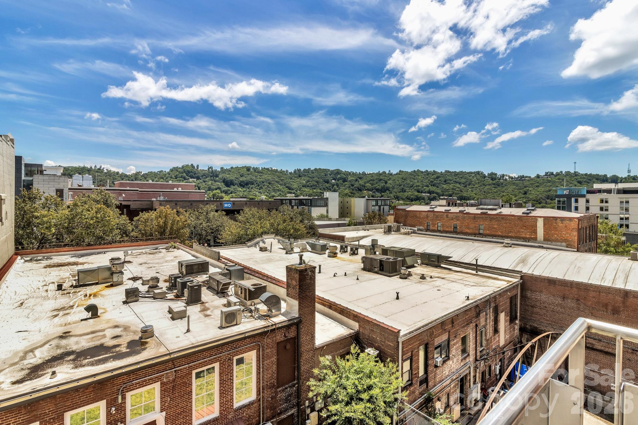 12 S Lexington Avenue 402