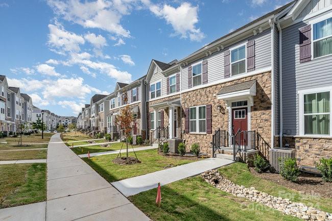 The Towns at Mallard Mills - Residential