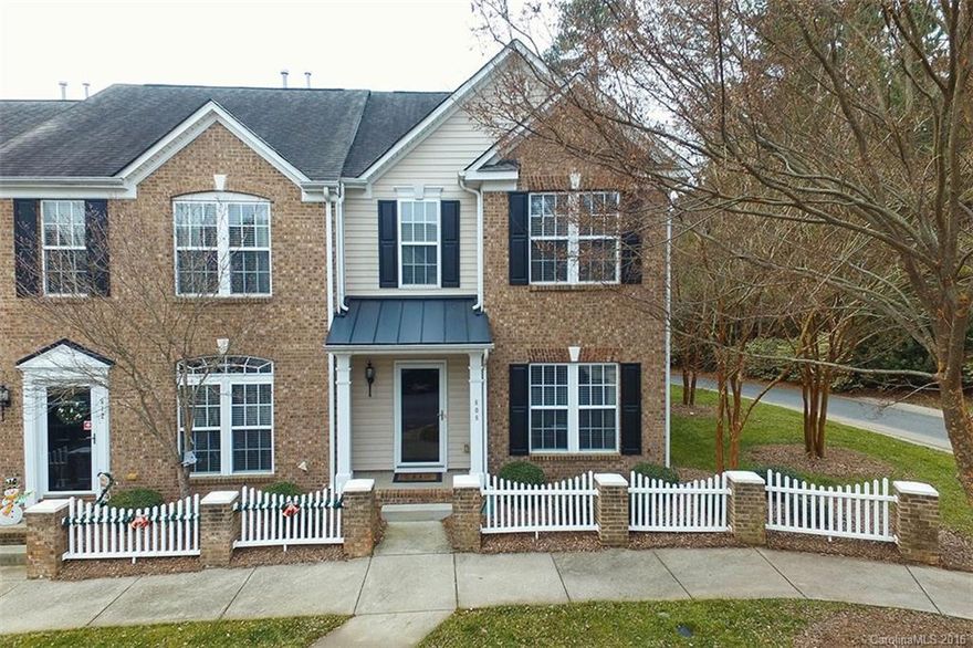 This adorable end unit townhouse WILL NOT LAST LONG in such a highly desirable area! It has 3 bedrooms, 2/1 bathrooms, an open floor plan, formal dining room and breakfast area, and a large kitchen with an island. It offers privacy with woods behind it and is only steps away from the community pool.  Located very close to I77, local stores and restaurants. Come see this beautiful home!