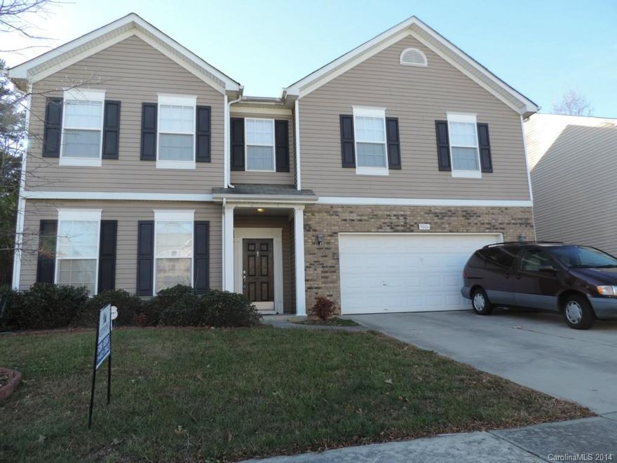 Beautiful well kept 2 story home in the very popular Applegate Community. 5 bedrooms, plus loft with one full bedroom and bathroom downstairs. Eat in kitchen, formal living and dining room.