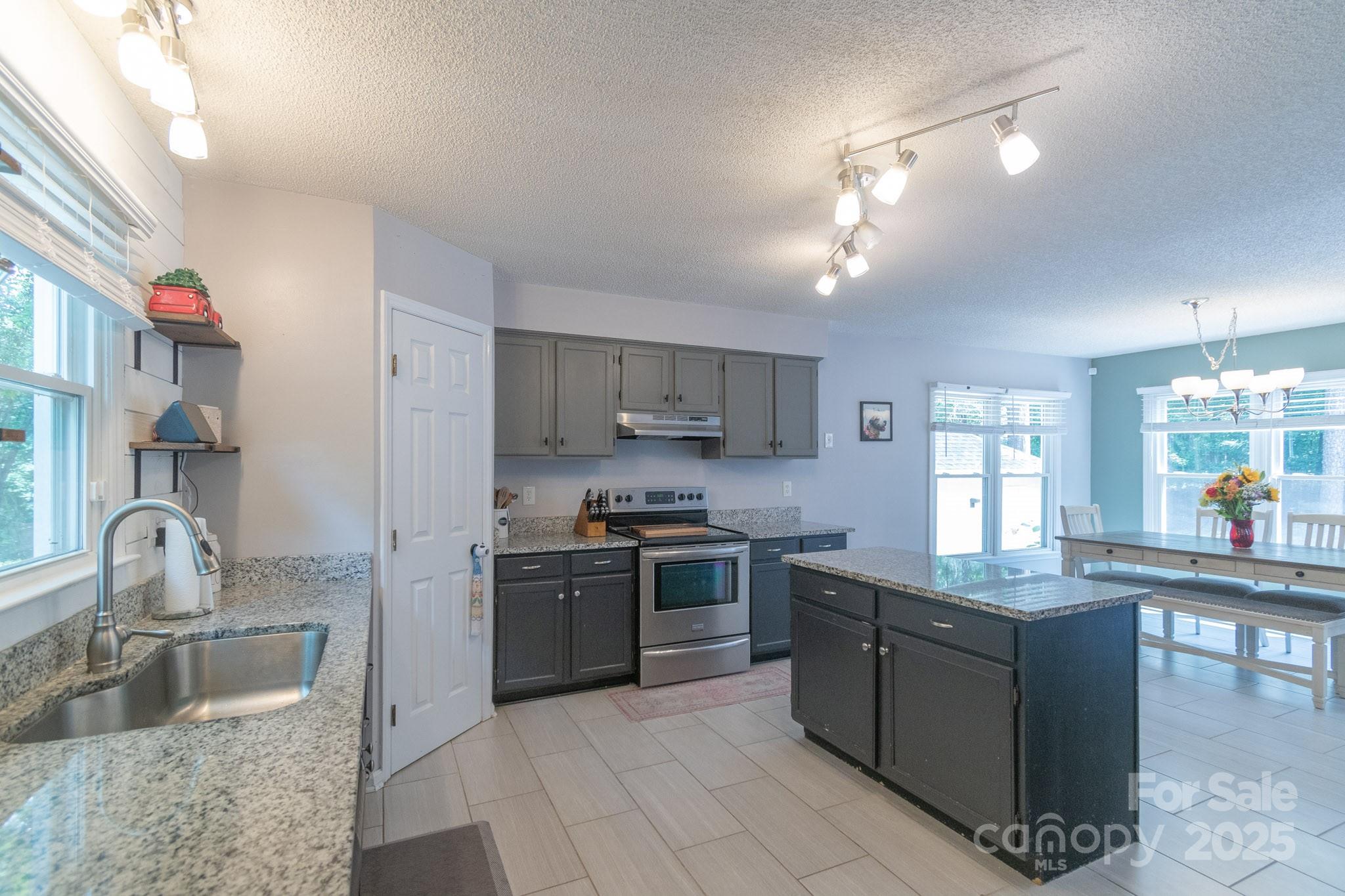 Lake Lee Estates - Residential
