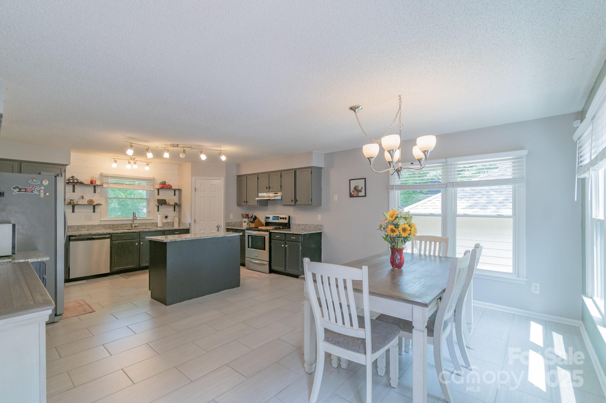 Lake Lee Estates - Residential