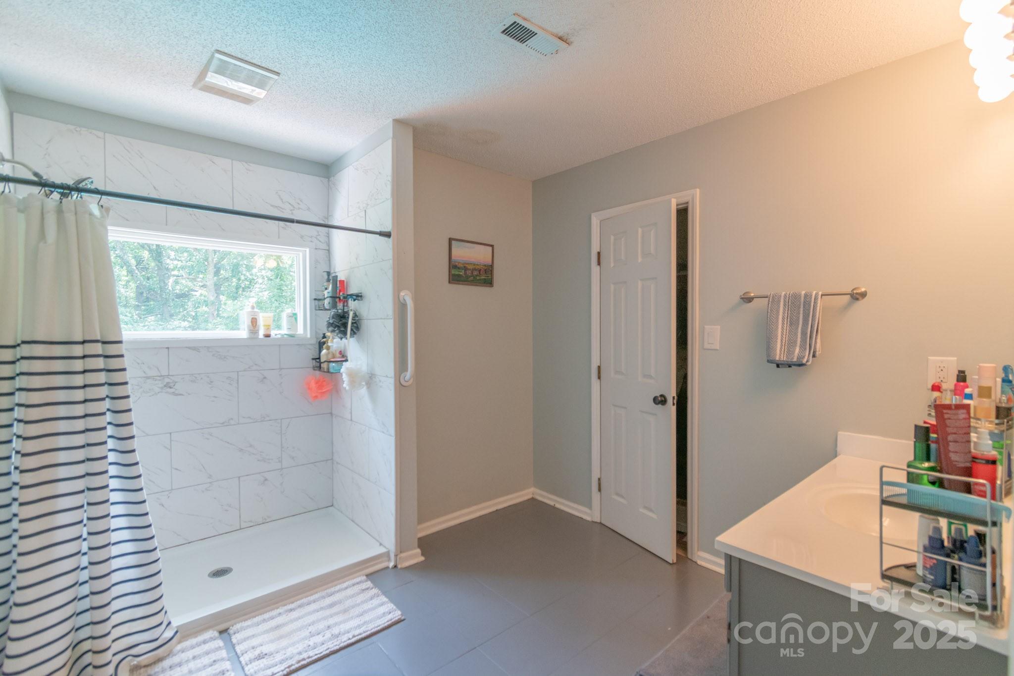 Lake Lee Estates - Residential
