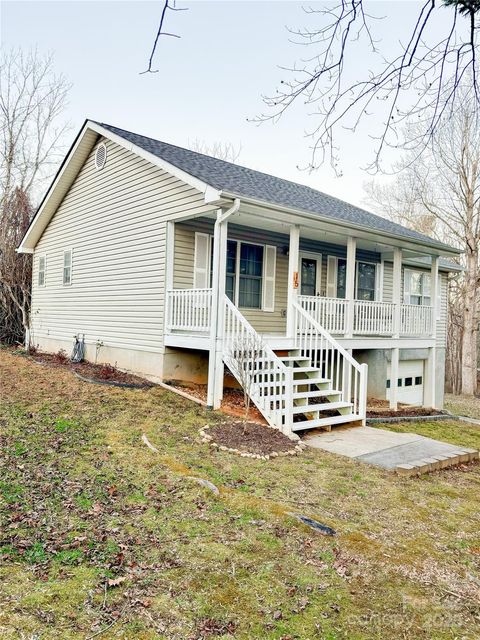 A home in Hendersonville