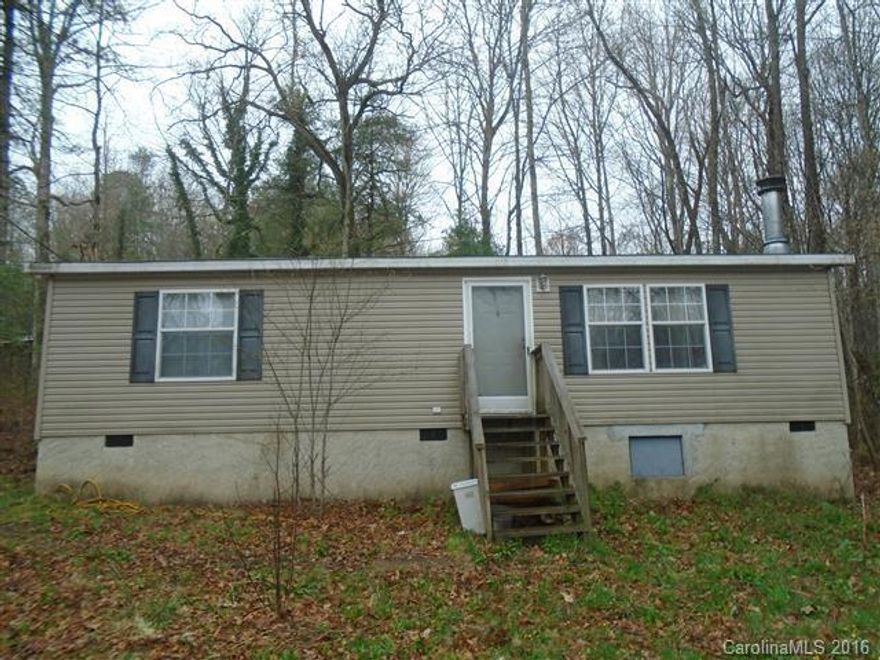 Barely lived in very affordable home close to Gorges State park. vacant.