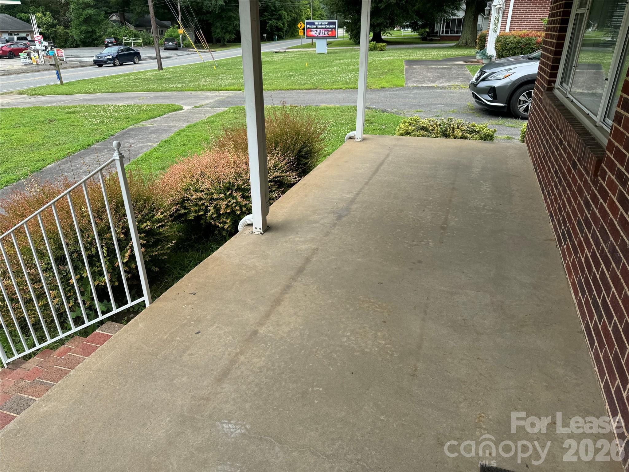 1020 W Catawba Avenue