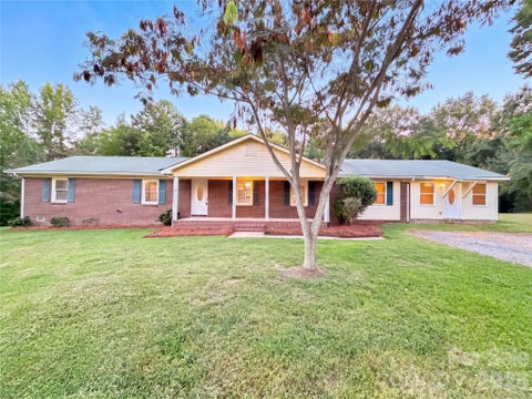 Photo of 15408 Shawnee Trail, Matthews, NC 28104 (MLS # 4426578)