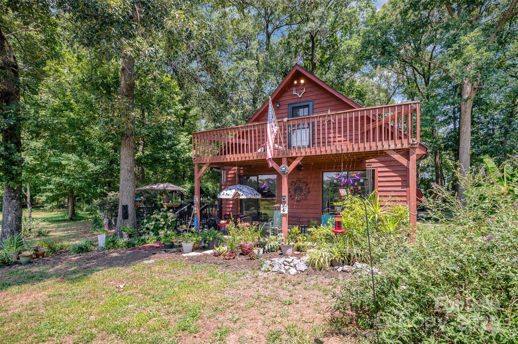 3627 Edwards Road