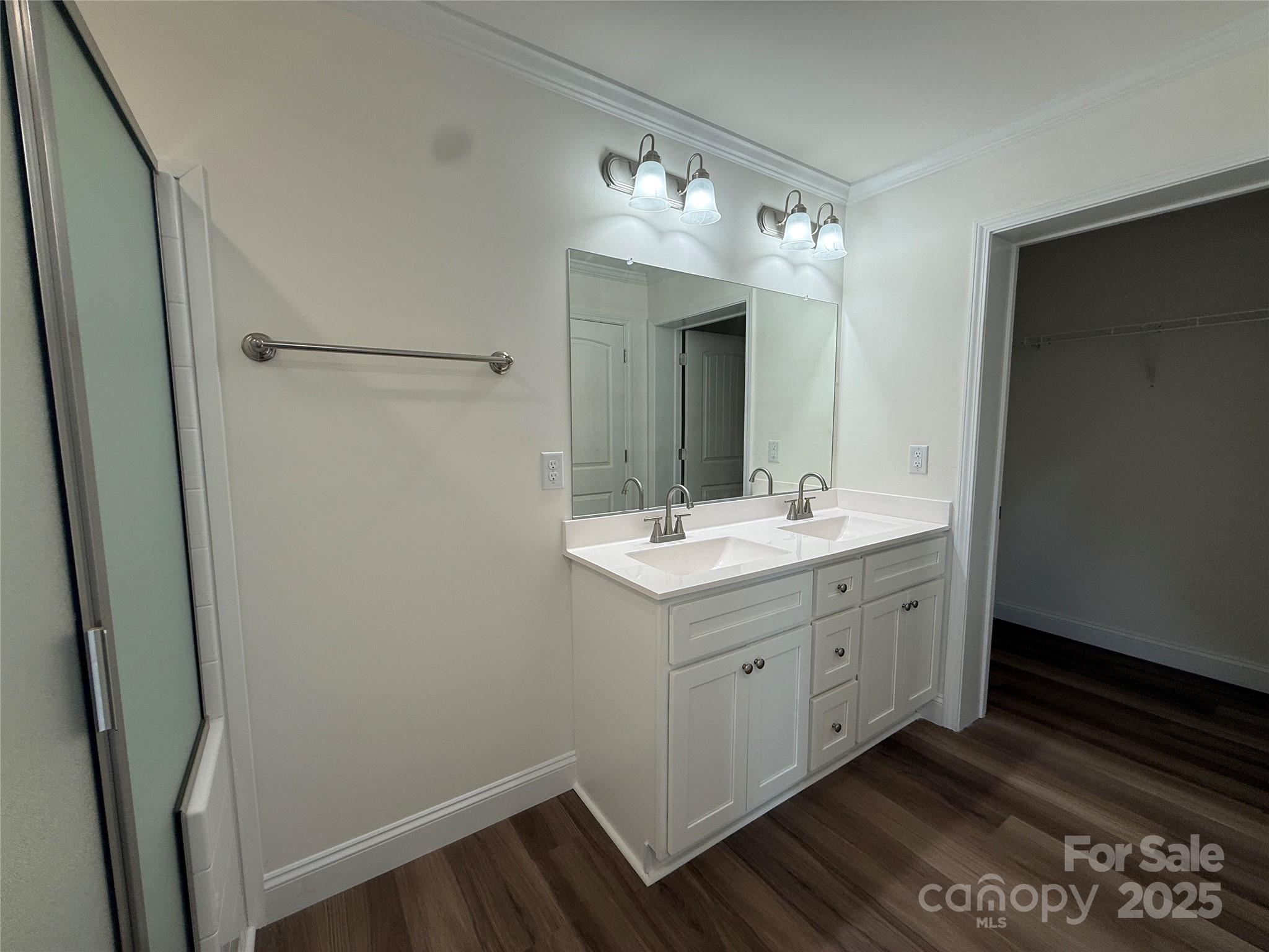 Leonis Mountain Lake Homes - Residential