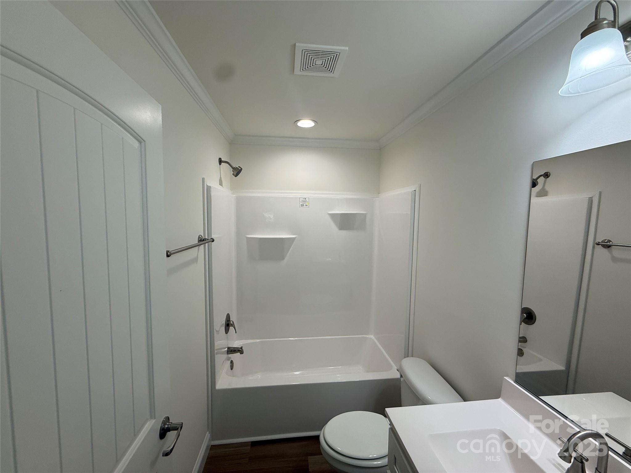 Leonis Mountain Lake Homes - Residential