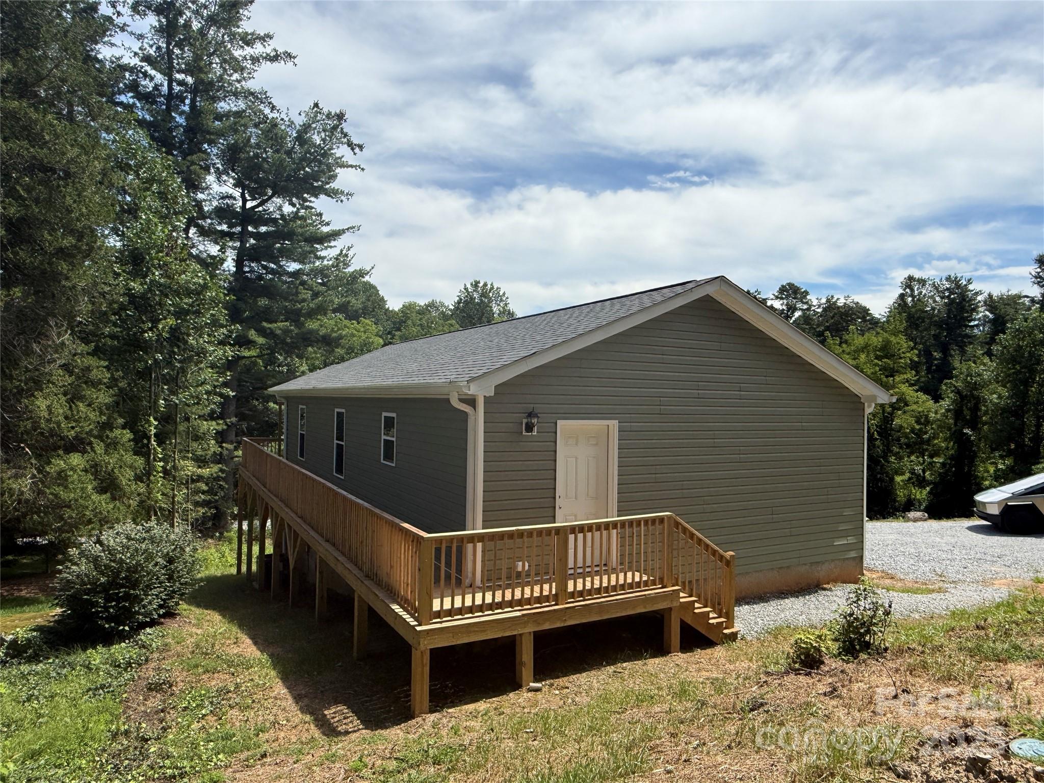 Leonis Mountain Lake Homes - Residential