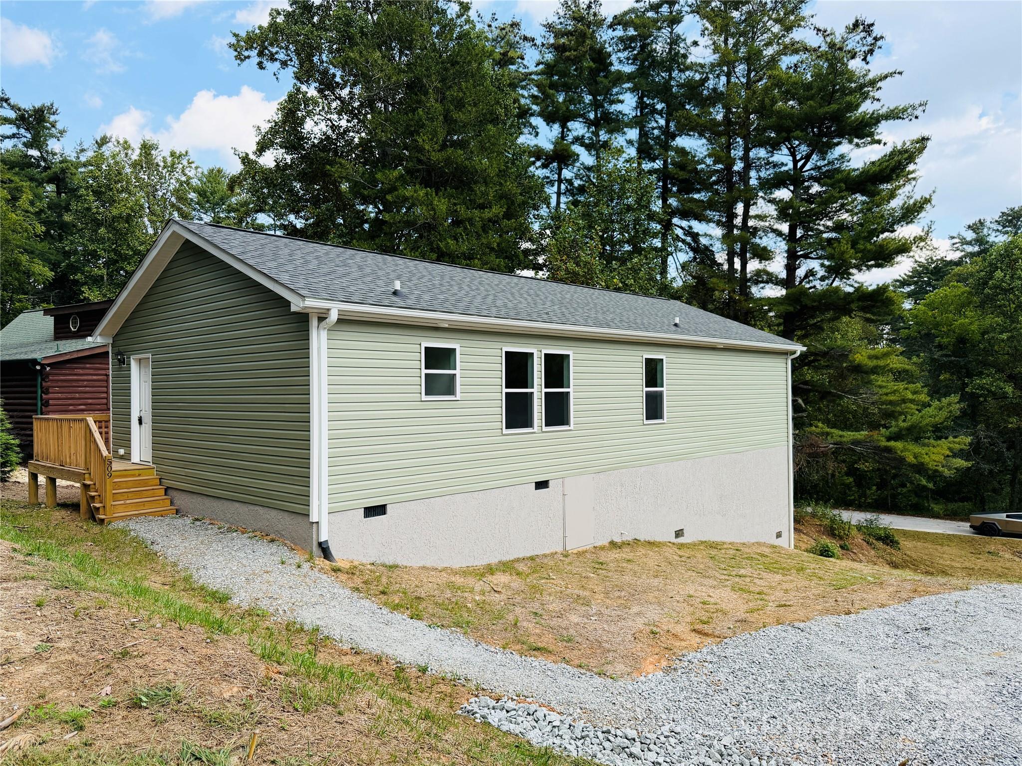 Leonis Mountain Lake Homes - Residential