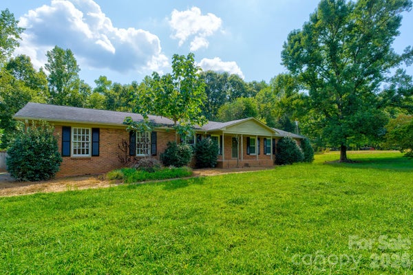 205 FOREST DELLINGER RD, BESSEMER CITY, NC 28016 - Image c1bd3e5df5911ff13d7a5ef4a0397a8d/1835221068