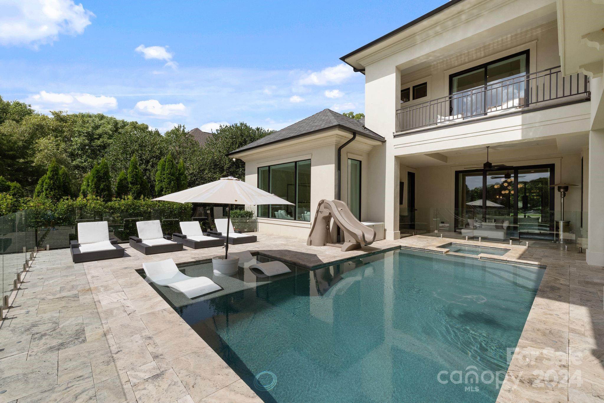 The Peninsula - Residential