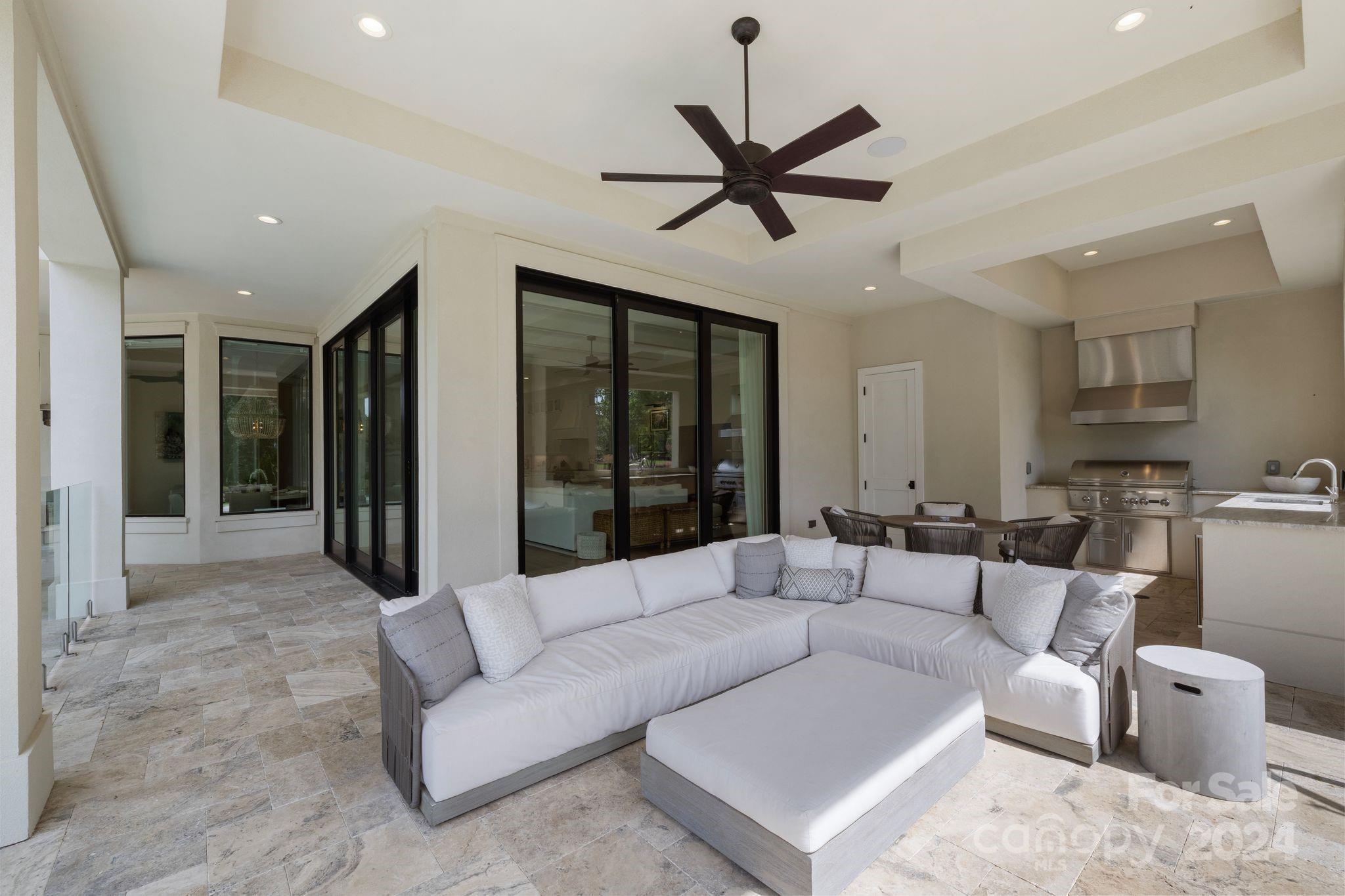 The Peninsula - Residential