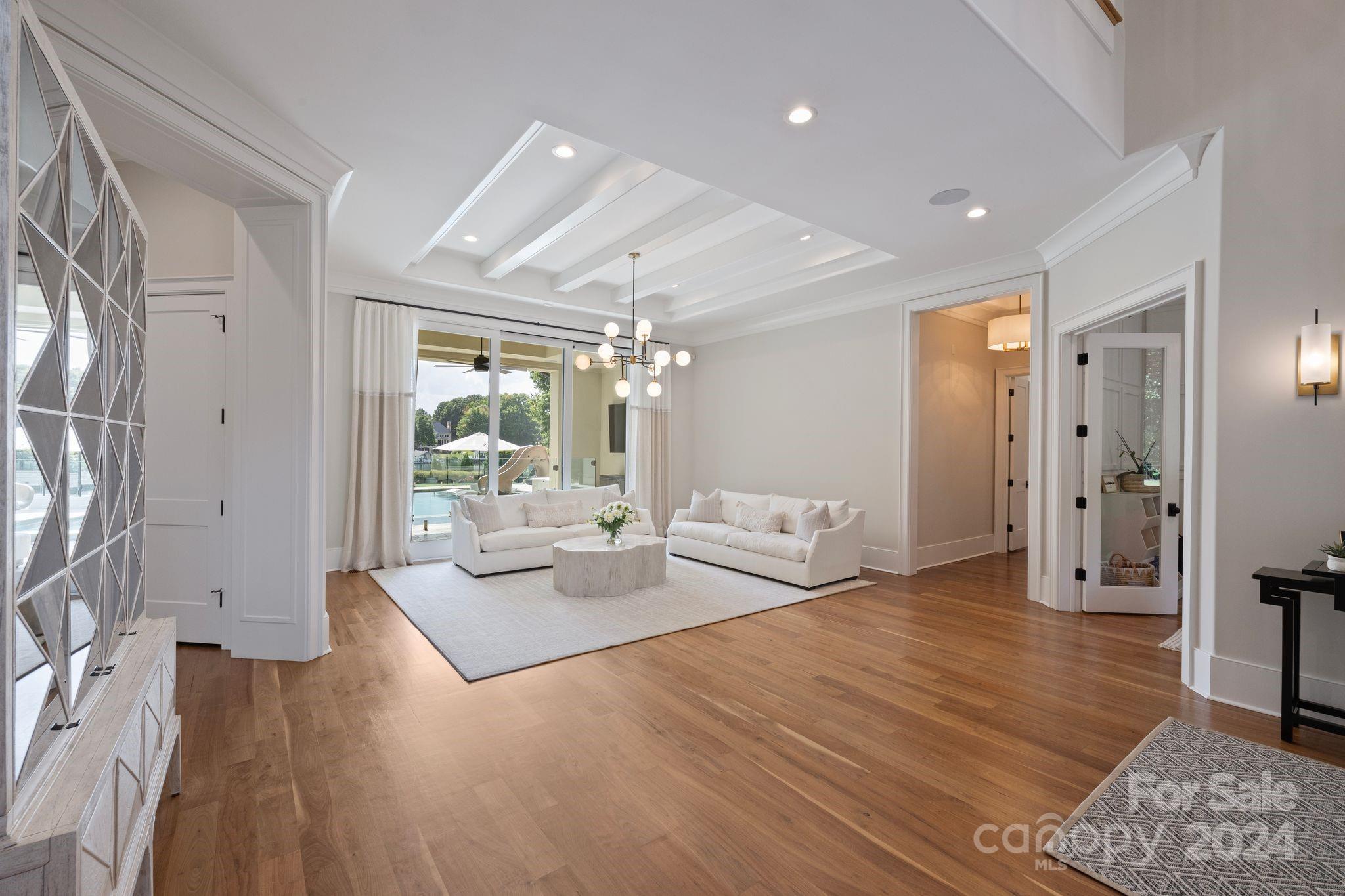 The Peninsula - Residential