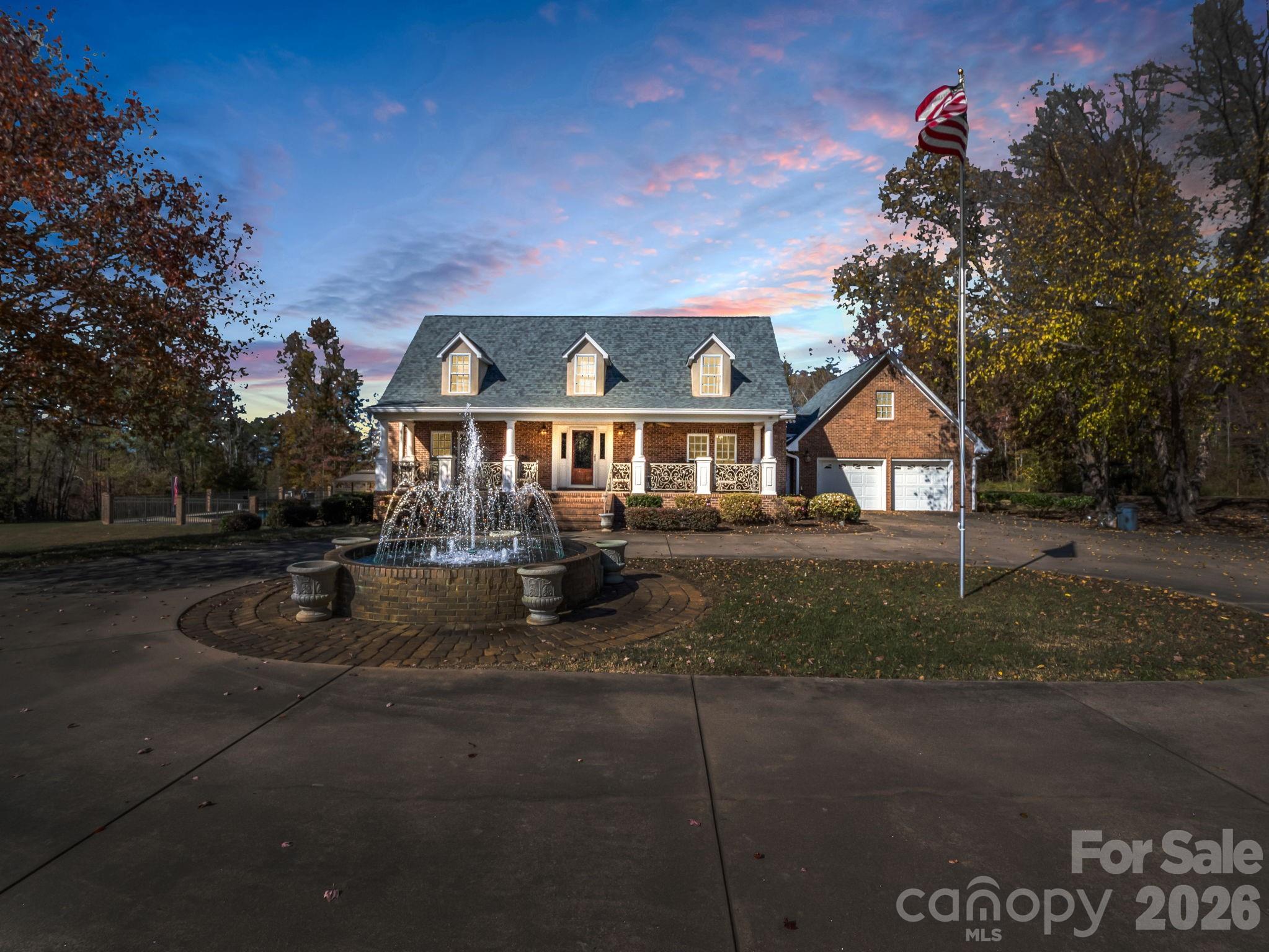 1102 S Mountain Road