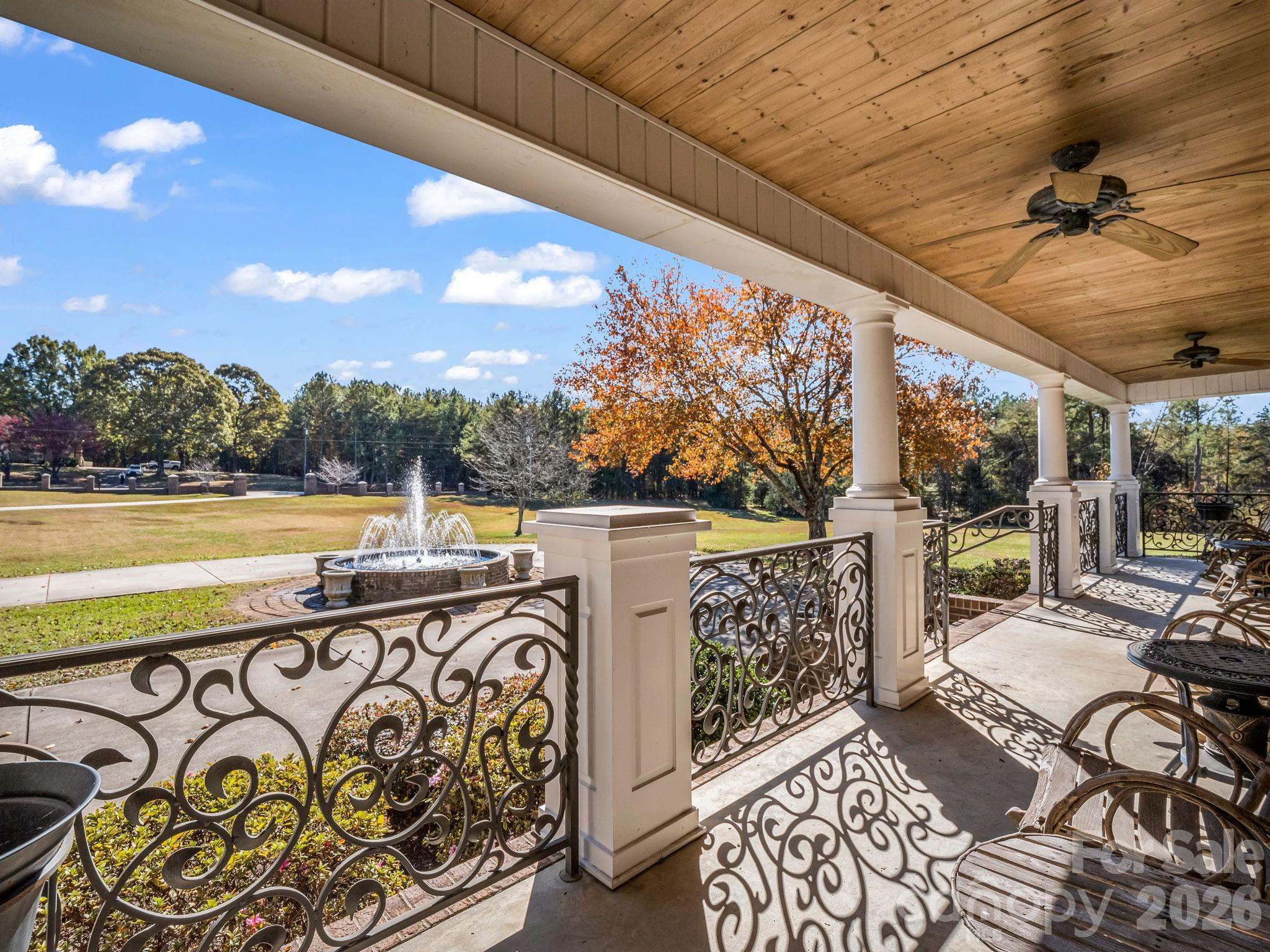 1102 S Mountain Road