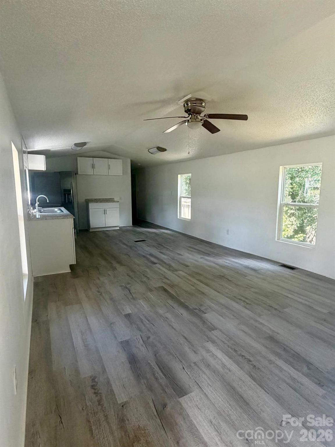 111 Cloverleaf Drive