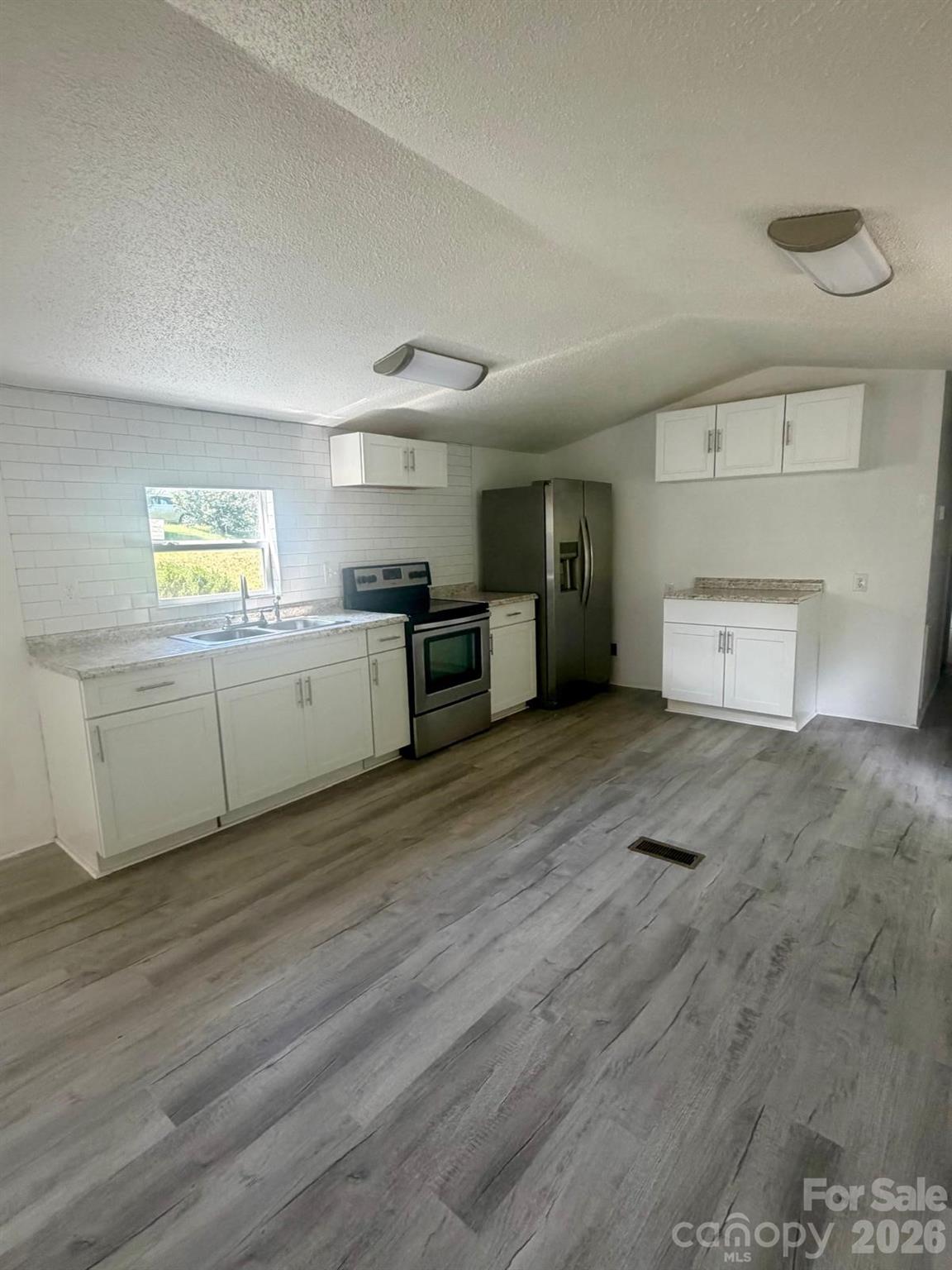 111 Cloverleaf Drive