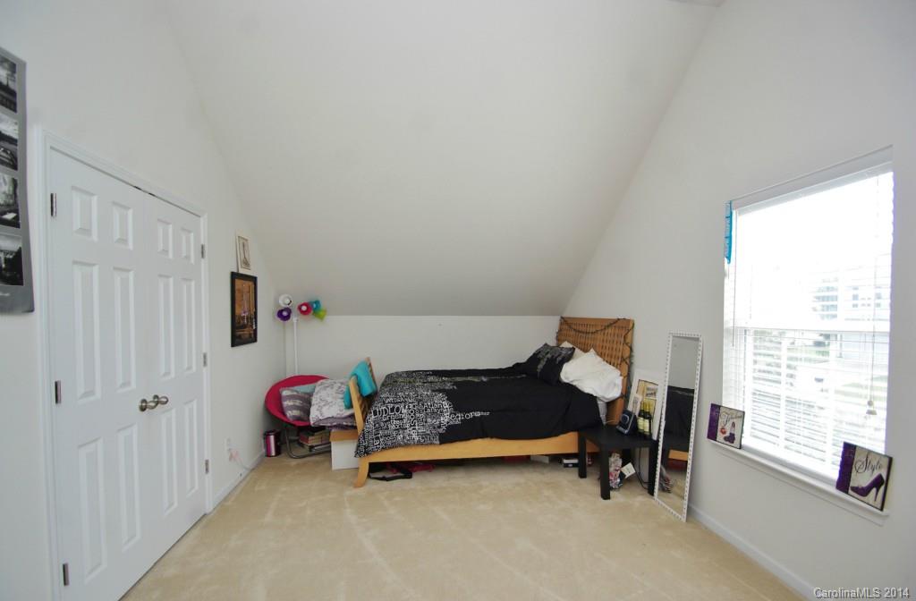 Sandy Pointe - Residential