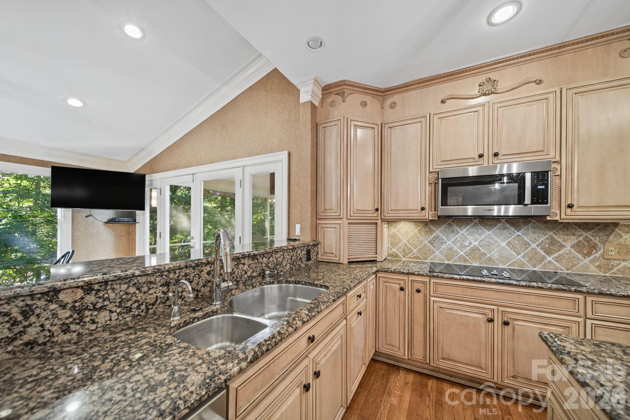6 Thornwood Court