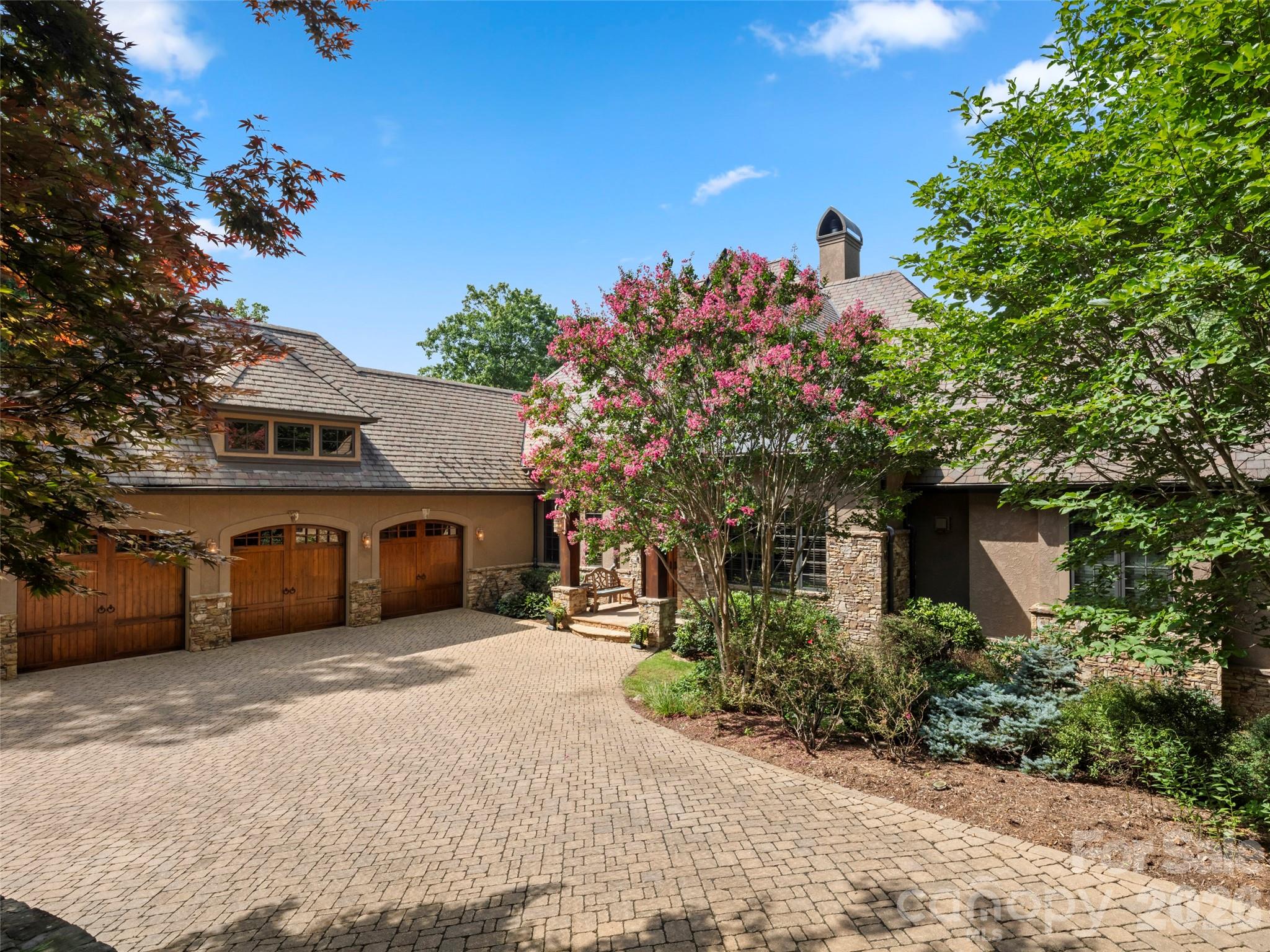1812 Bella Vista Court