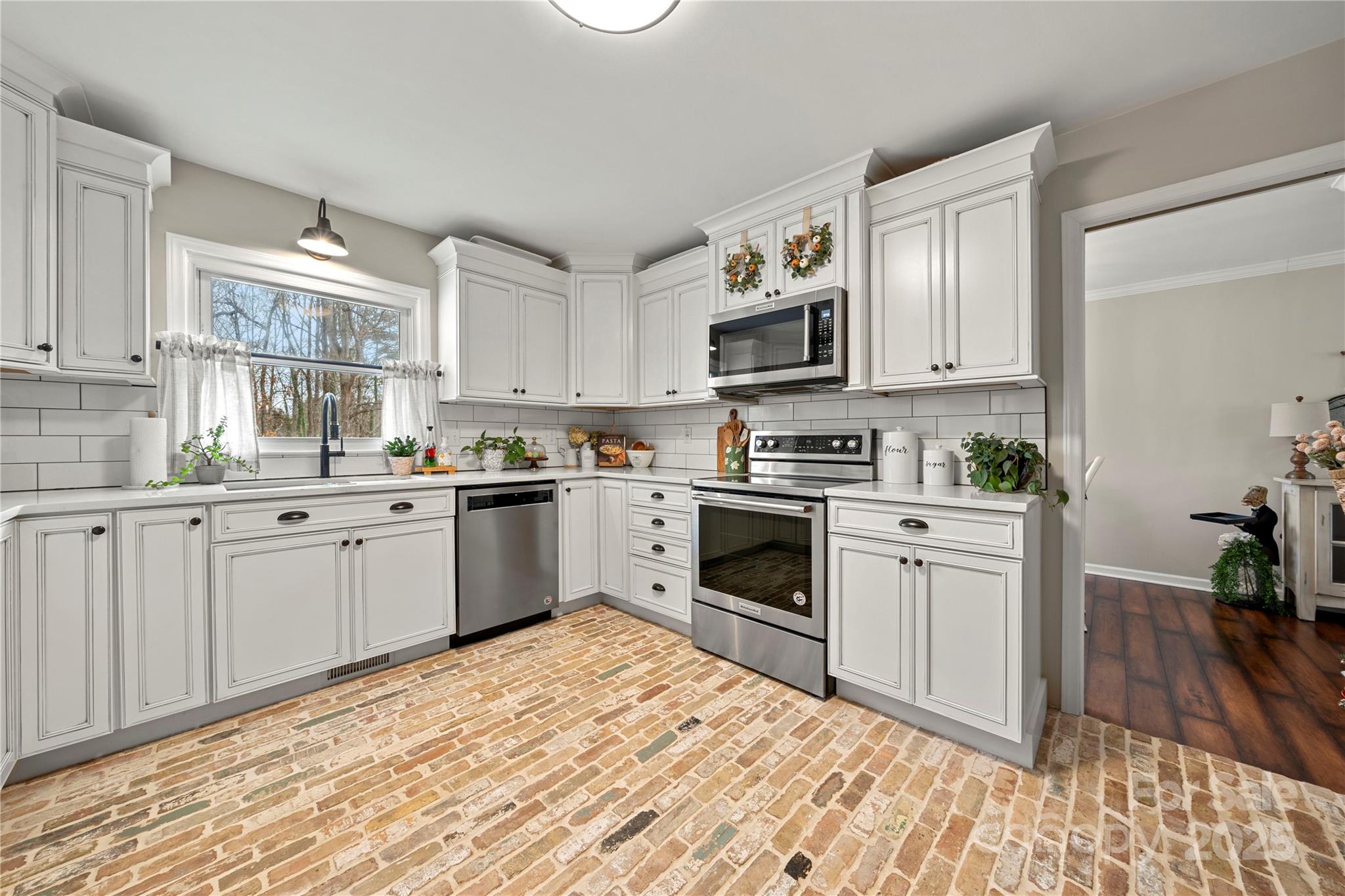 2010 Monticello Drive