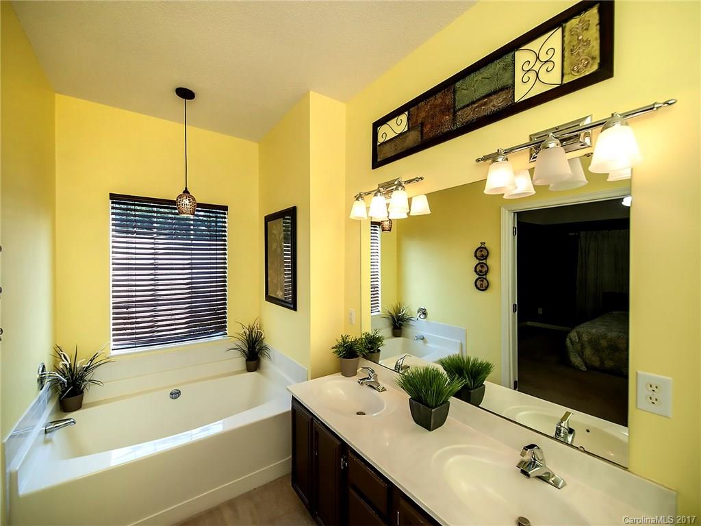 Wiltshire Manor - Residential