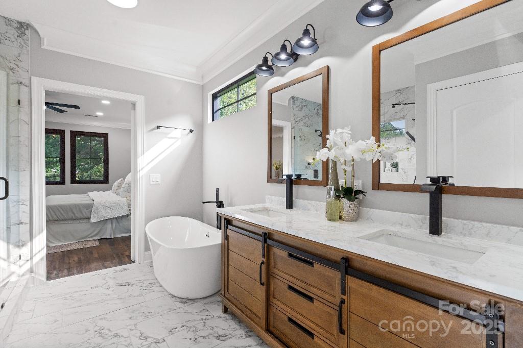 Dixie Manor - Residential