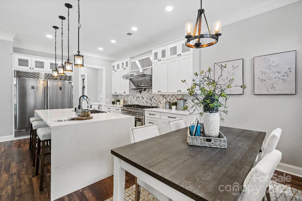 Dixie Manor - Residential