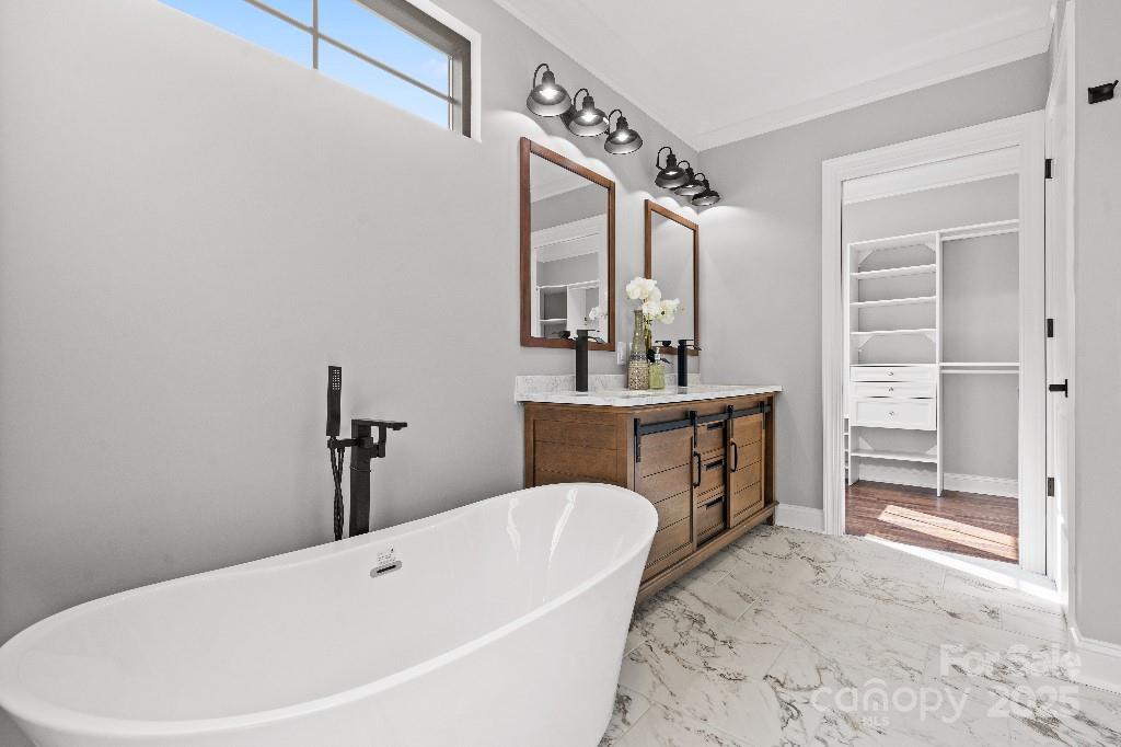 Dixie Manor - Residential